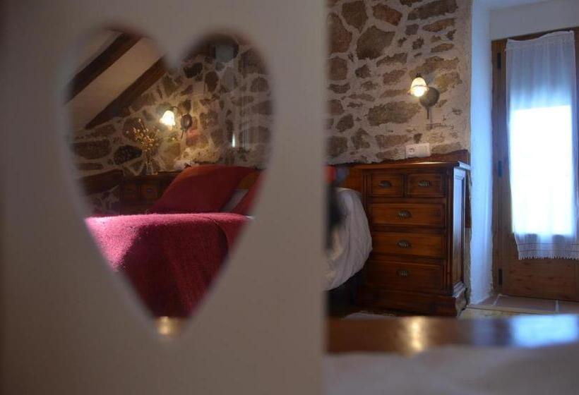 Трехместный Номер Superior, Hostal Refugio De Gredos