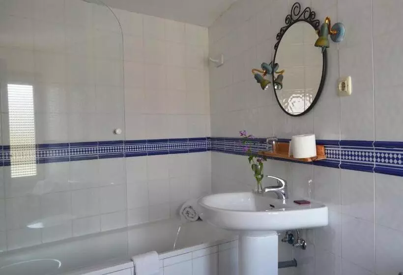 Standard Yhden Hengen Huone, Hostal Refugio De Gredos