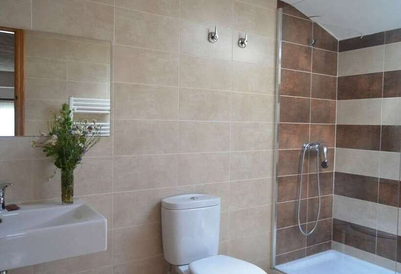 Трехместный Номер Superior, Hostal Refugio De Gredos