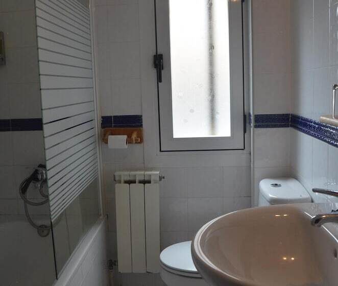 스탠다드 룸, Hostal Refugio De Gredos