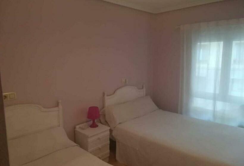 Номер Стандарт, Hostal álvarez