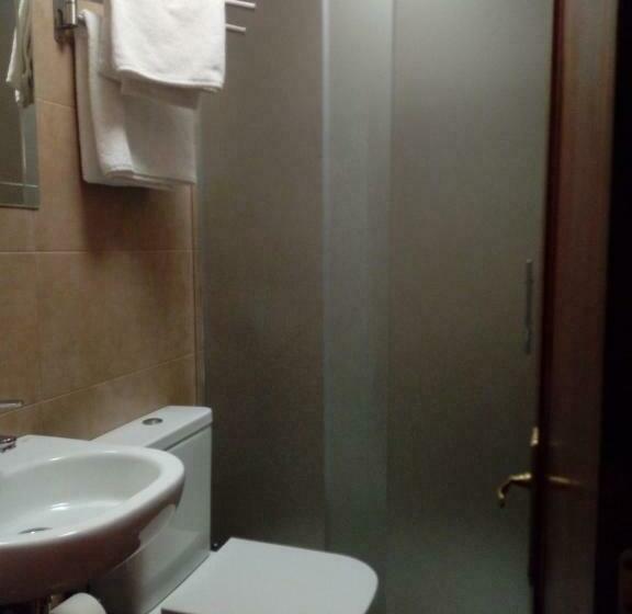 Номер Стандарт, Hostal álvarez