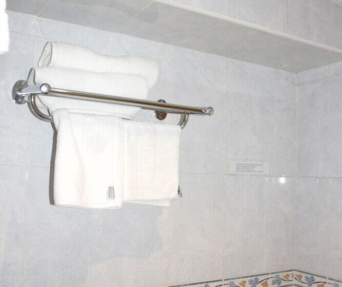 Номер Стандарт, Hostal álvarez