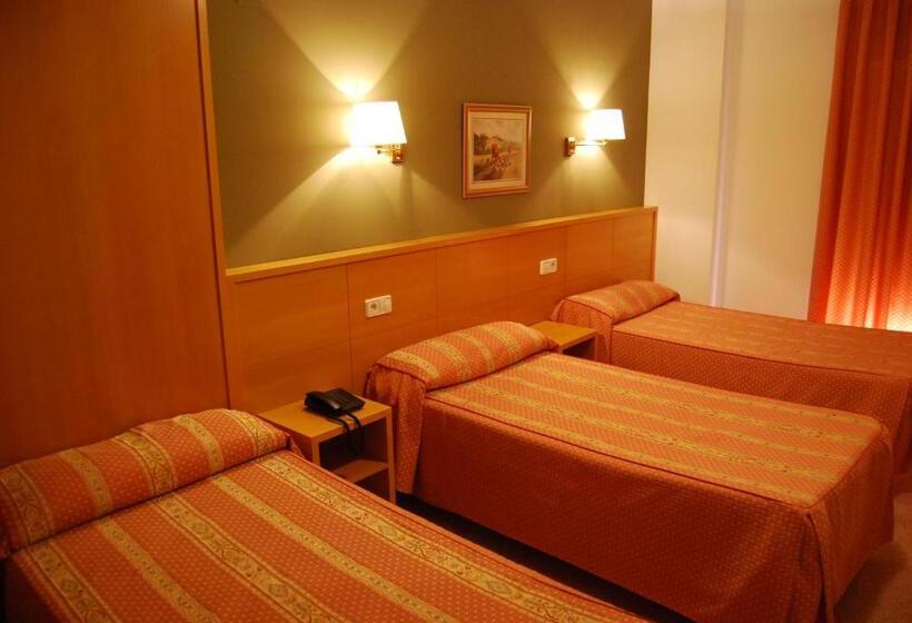 חדר סטנדרט לשלושה, Santa Faz