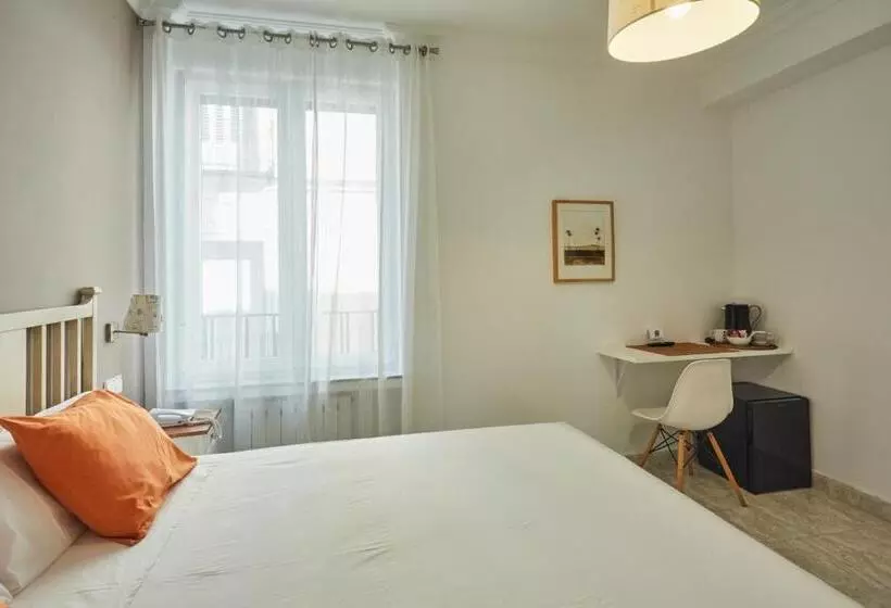 Superior Oda, Hostal Barrera