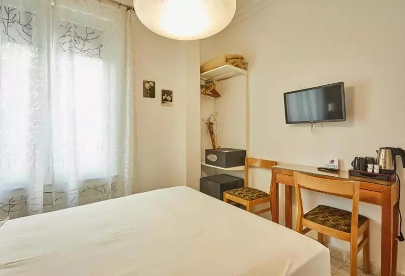 Standart Oda, Hostal Barrera