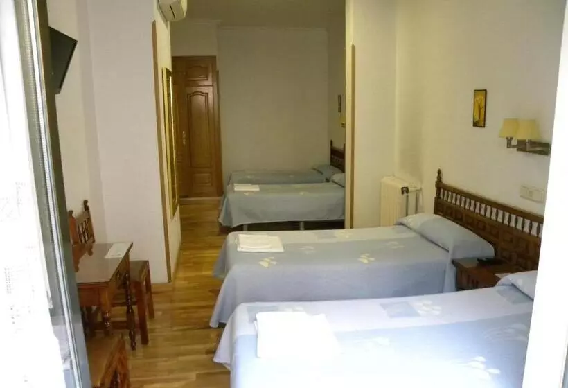 ファミリールーム, Hostal Biarritz