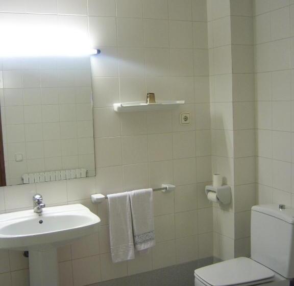 四人标准间, Hostal Les Collades