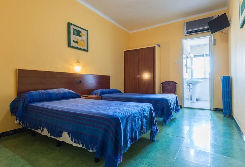 חדר סטנדרט, Hostal Urgell