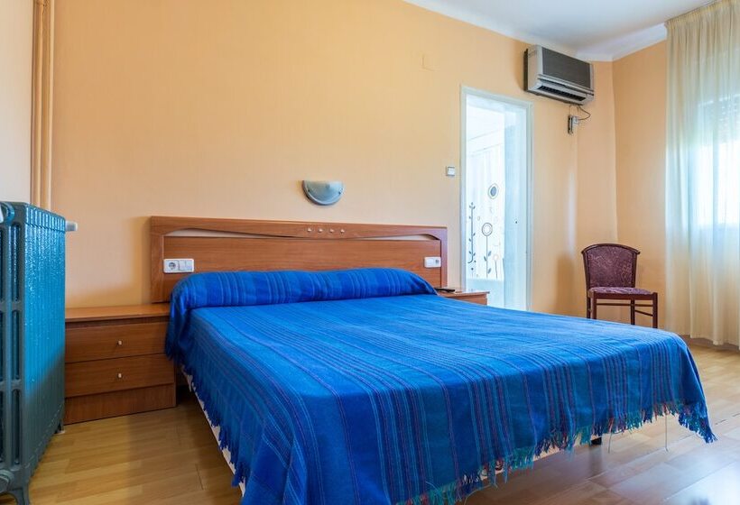 חדר סטנדרט, Hostal Urgell