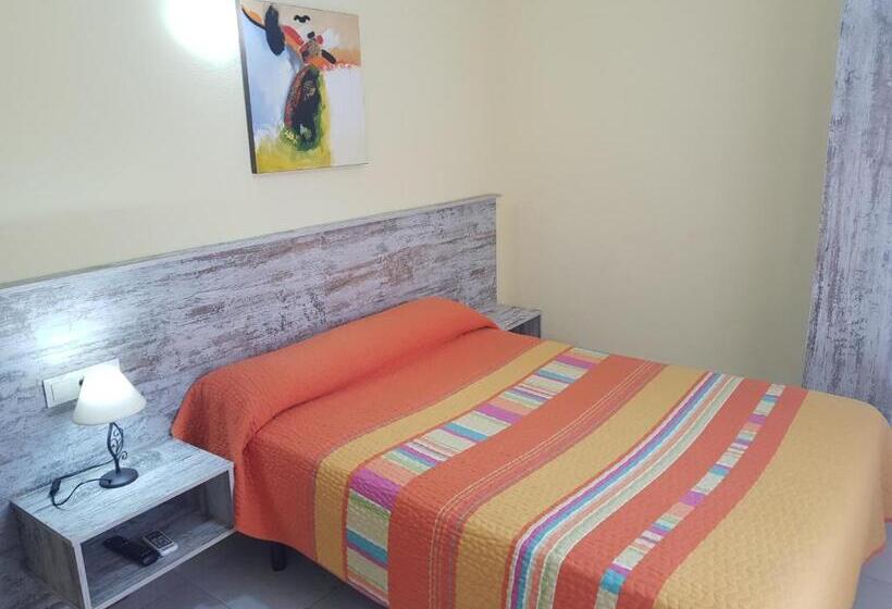 Номер Стандарт, Hostal Virgen Del Rocío