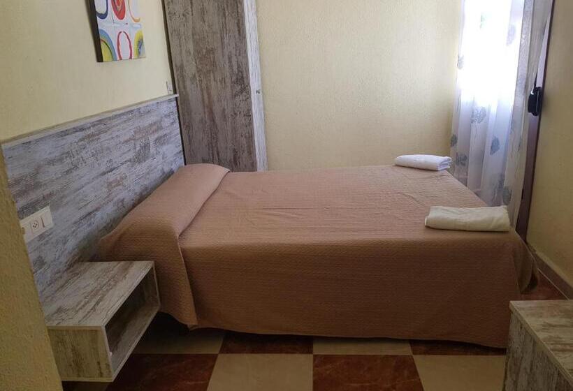 Номер Стандарт, Hostal Virgen Del Rocío