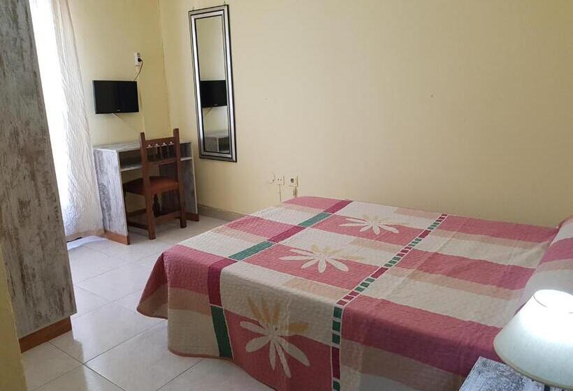 Номер Стандарт, Hostal Virgen Del Rocío