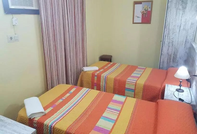 اتاق خانوادگی, Hostal Virgen Del Rocío