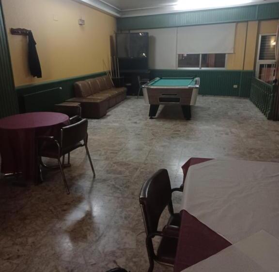 غرفة قياسية فردية, 2 De Mayo 2