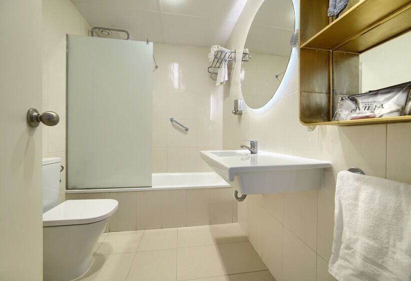 غرفة قياسية, Luze El Villa