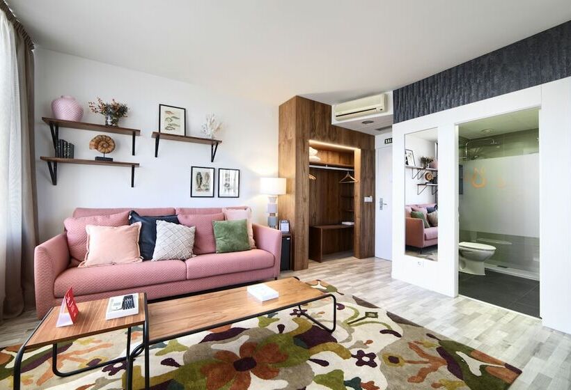 جناح, Luze El Villa