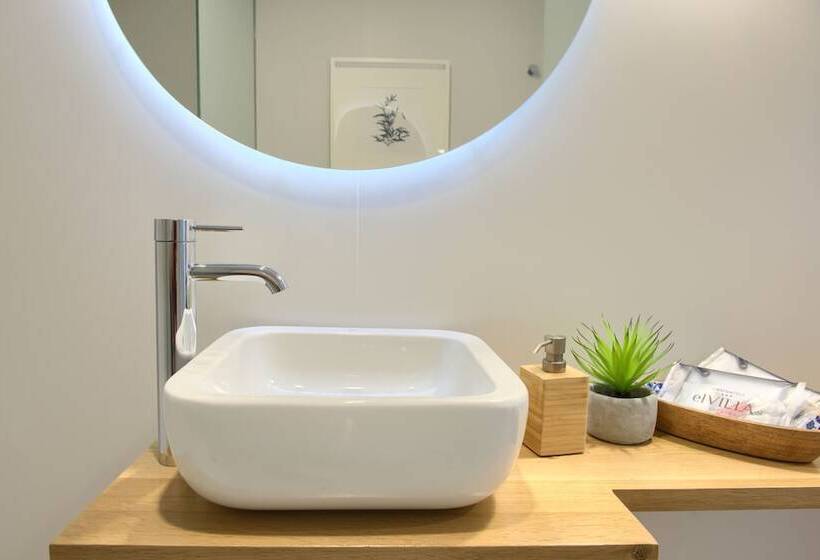 غرفة ديلوكس, Luze El Villa