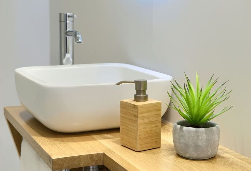 غرفة ديلوكس, Luze El Villa