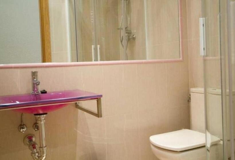 اتاق استاندارد یک نفره, Hostal Colon