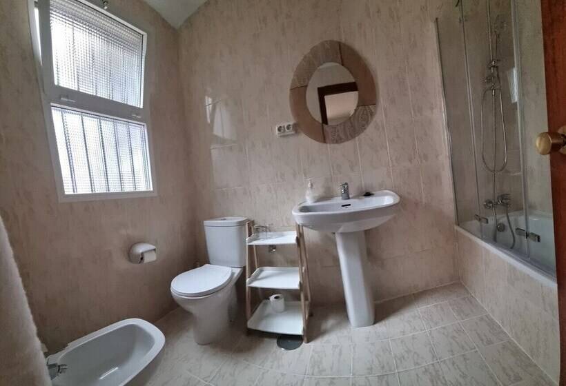 标准三人间, Hostal Cuevas