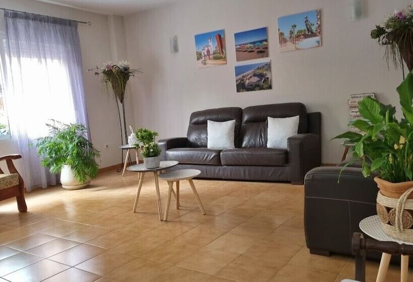 Номер Стандарт Трехместный, Hostal Cuevas