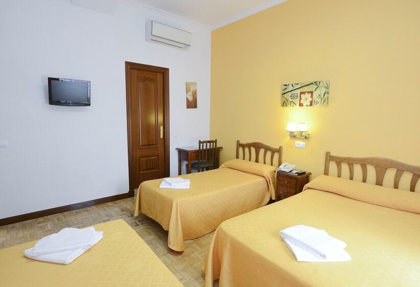 اتاق استاندارد سه نفره, Hostal Edreira