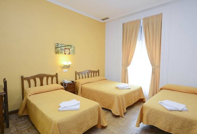 اتاق استاندارد سه نفره, Hostal Edreira