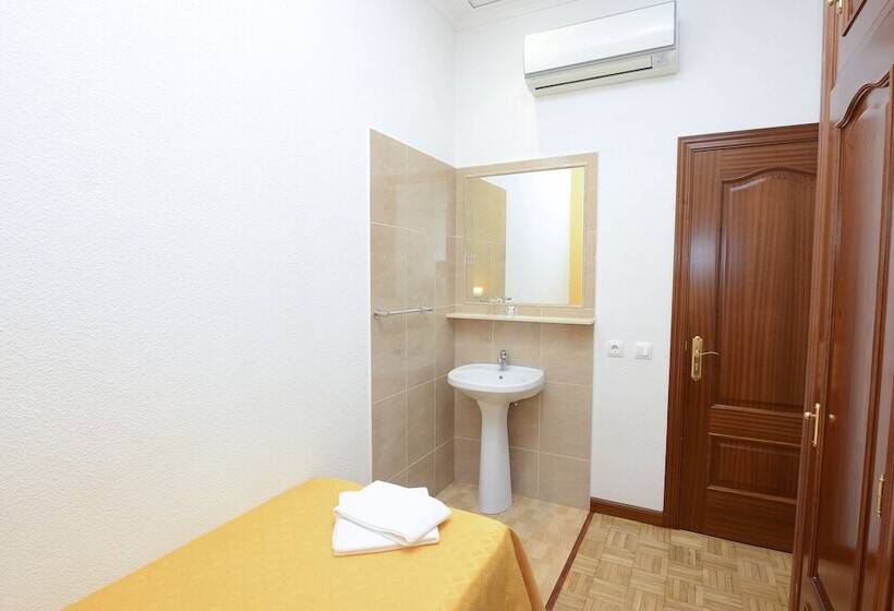 اتاق استاندارد یک تخته با سرویس بهداشتی مشترک, Hostal Edreira