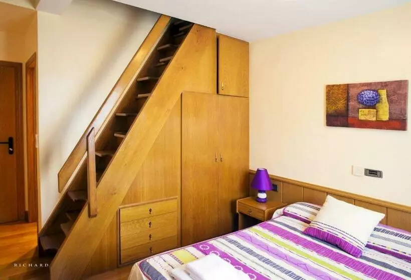Habitació Triple Estàndard, Hostal Musunzar