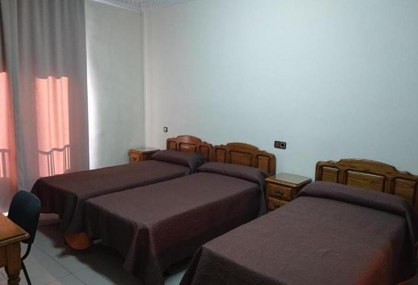 اتاق استاندارد سه نفره, Hostal Retiro