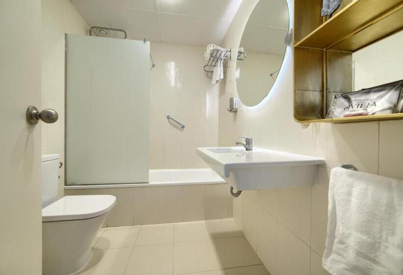 غرفة قياسية, Luze El Villa