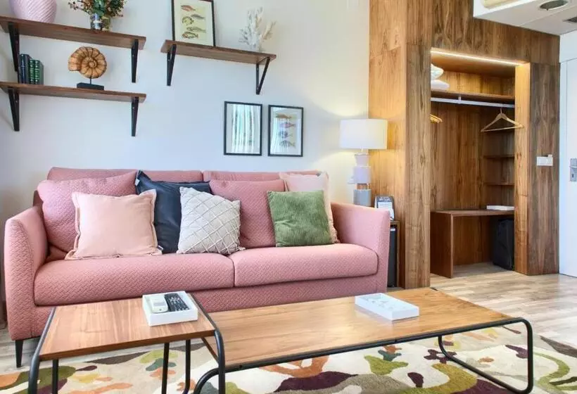 スイート, Luze El Villa