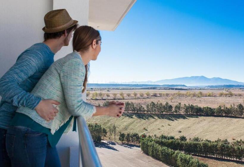 غرفة قياسية مزوَّدة بشُرفة, Luze El Villa