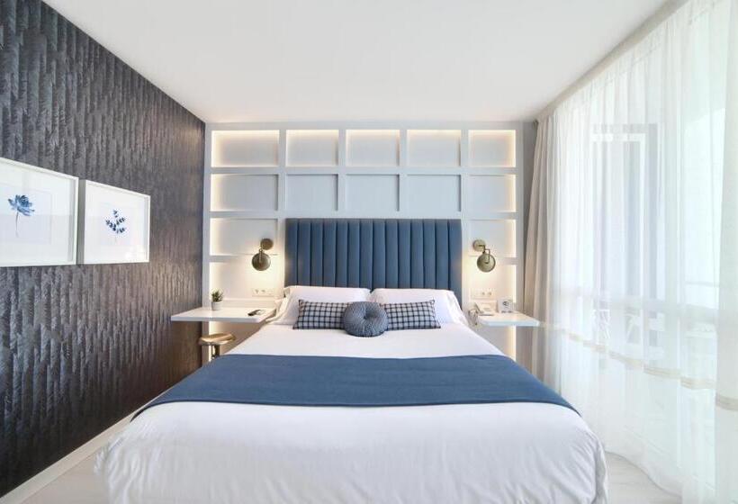 غرفة ديلوكس مزودة بشرفة, Luze El Villa