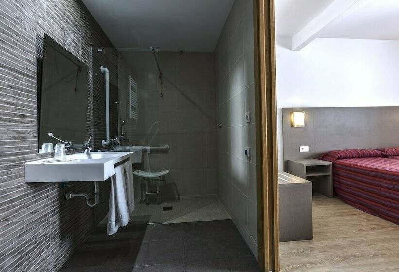 이코노미 룸, Montesol Benidorm