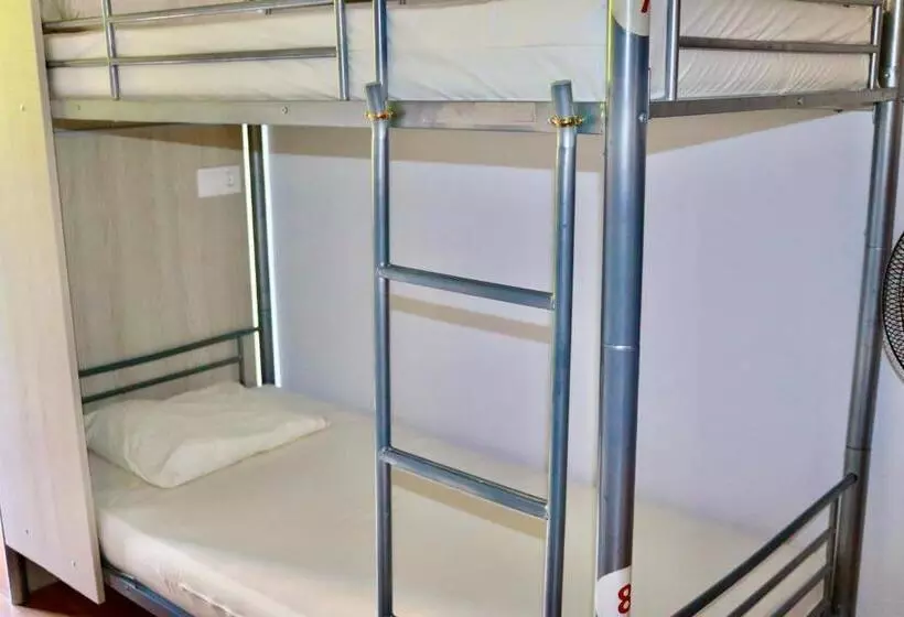 浴室共有スタンダード４人用ルーム, Albergue Puente Para Peregrinos