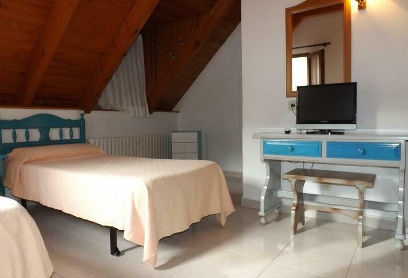 חדר סטנדרט לארבעה, Shadows