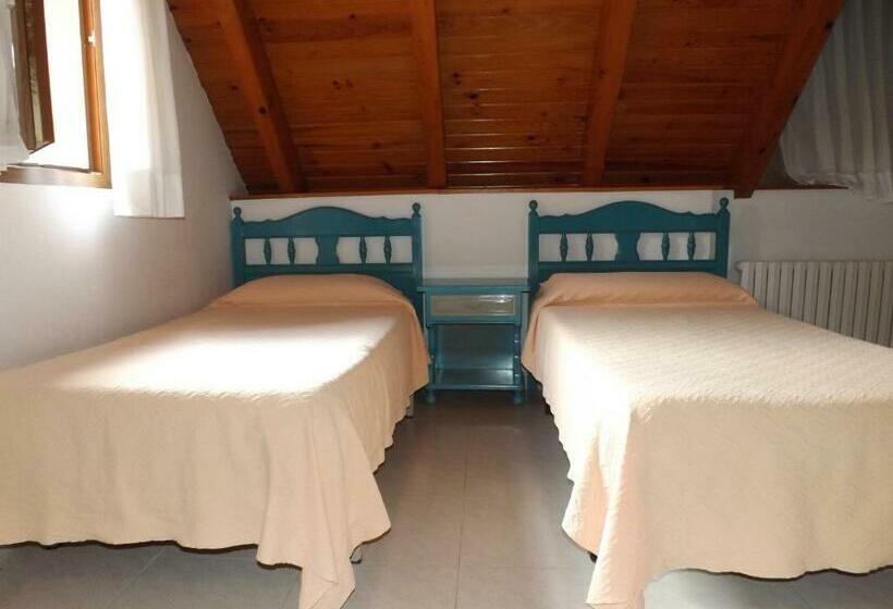 חדר סטנדרט לארבעה, Shadows