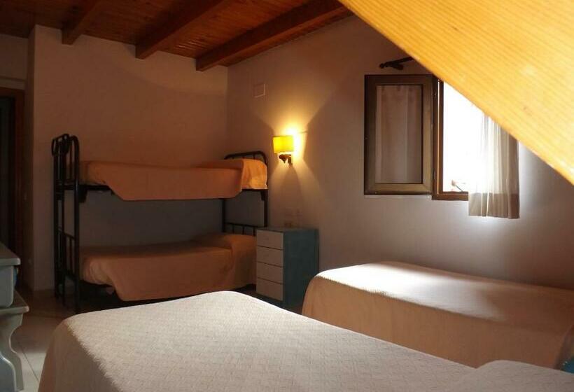 חדר סטנדרט לארבעה, Shadows