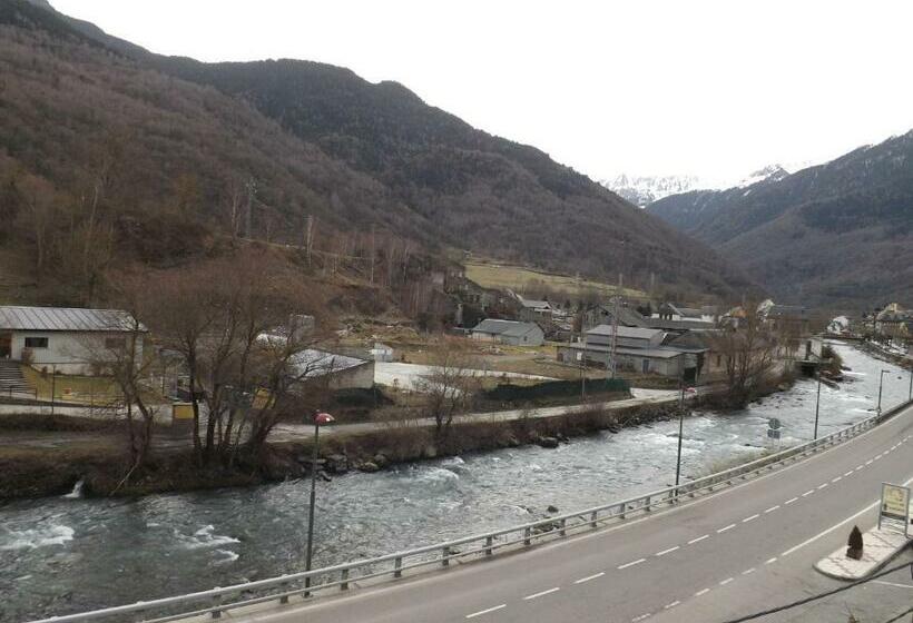 חדר סטנדרט לארבעה, Shadows