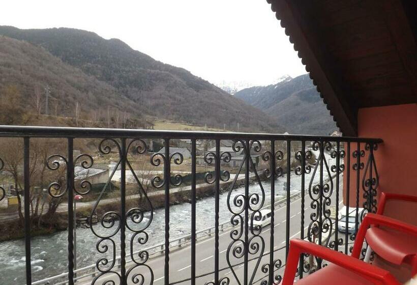 חדר סטנדרט לארבעה, Shadows