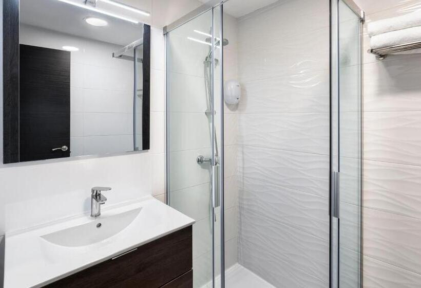 اتاق استاندارد سه نفره, Victoria Valdemoro