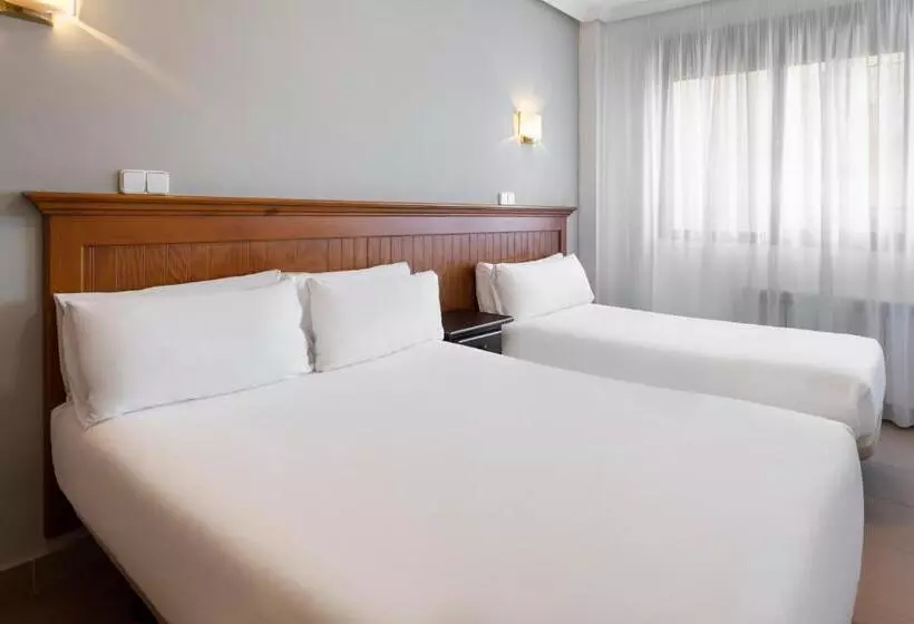 اتاق استاندارد سه نفره, Victoria Valdemoro