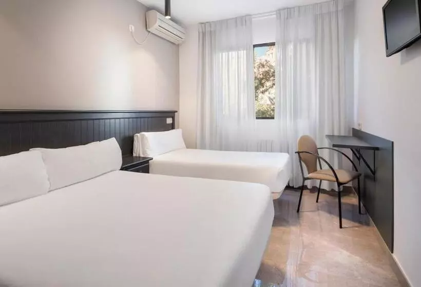 اتاق استاندارد سه نفره, Victoria Valdemoro