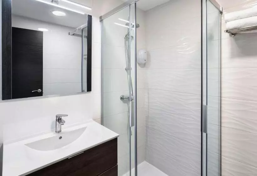 اتاق استاندارد چهار تخته, Victoria Valdemoro