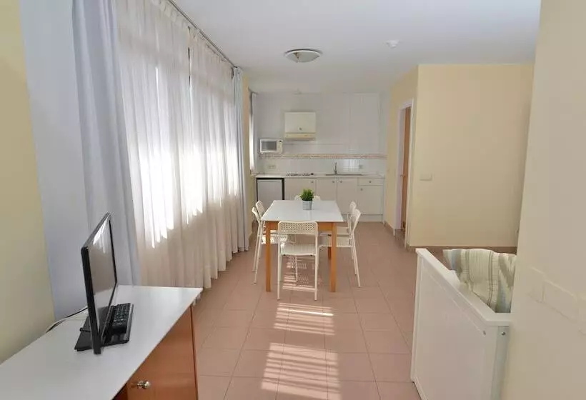 テラス付き１ベッドルームアパートメント, Apartamentos Marina