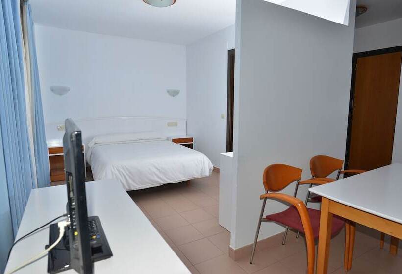 带1个卧室的带阳台的公寓, Apartamentos Marina