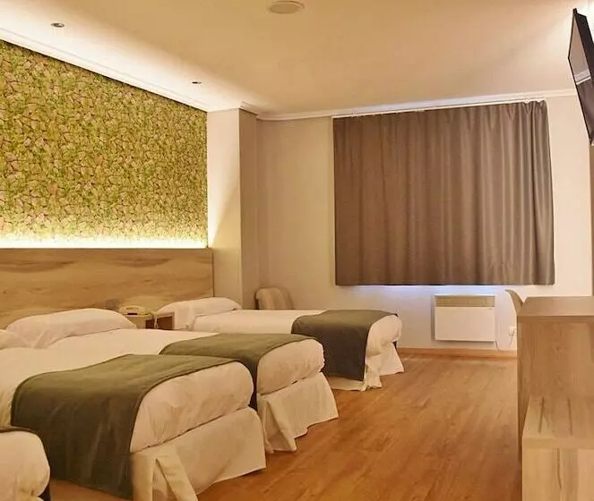 اتاق استاندارد چهار تخته, Hospedium Hotel La Marina Costa Da Morte