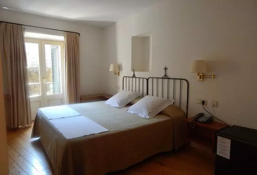 Standard Szoba, De La Font Peralada